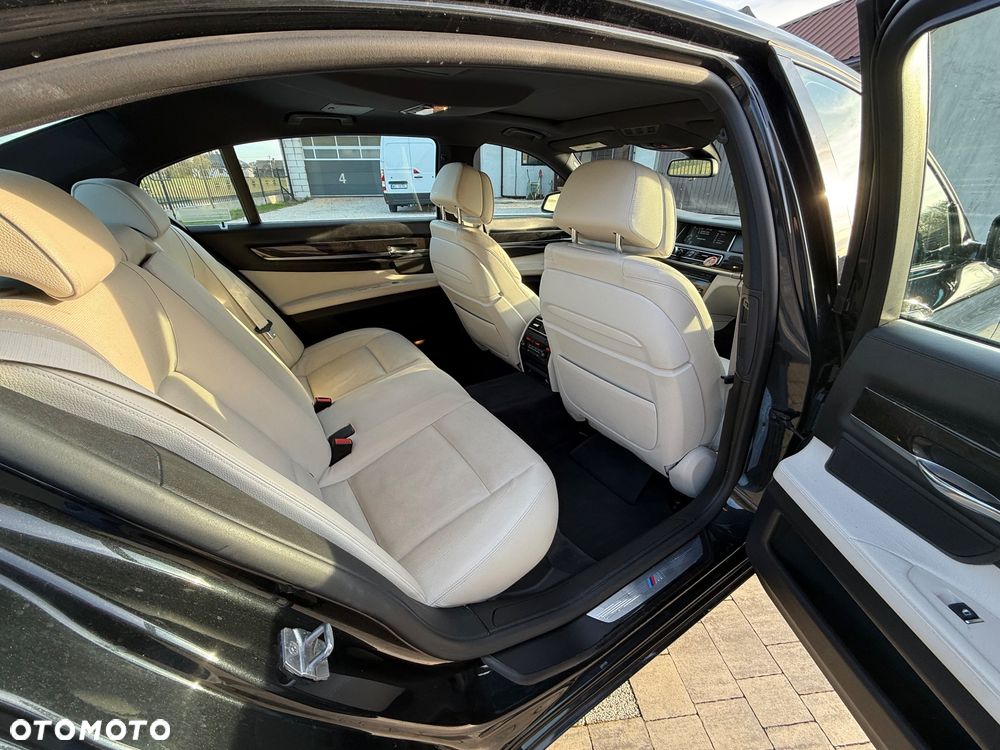 BMW Seria 7 740Li - 11