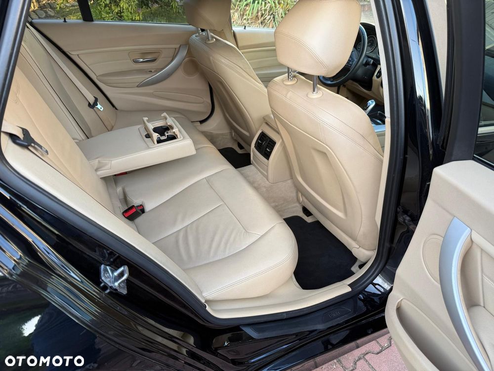 BMW Seria 3 320d Sport-Aut Efficient Dynamics Edition Sport Line - 29