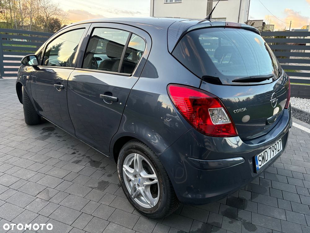 Opel Corsa 1.2 16V Cosmo - 8