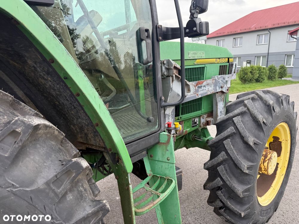 John Deere 6300 / NISKIE MOTOGODZINY / NOWE OPONY / ŁADOWACZ PRZEDNI / DODATKOWY OSPRZĘT / Z FRANCJI / STAN BDB / / / - 18