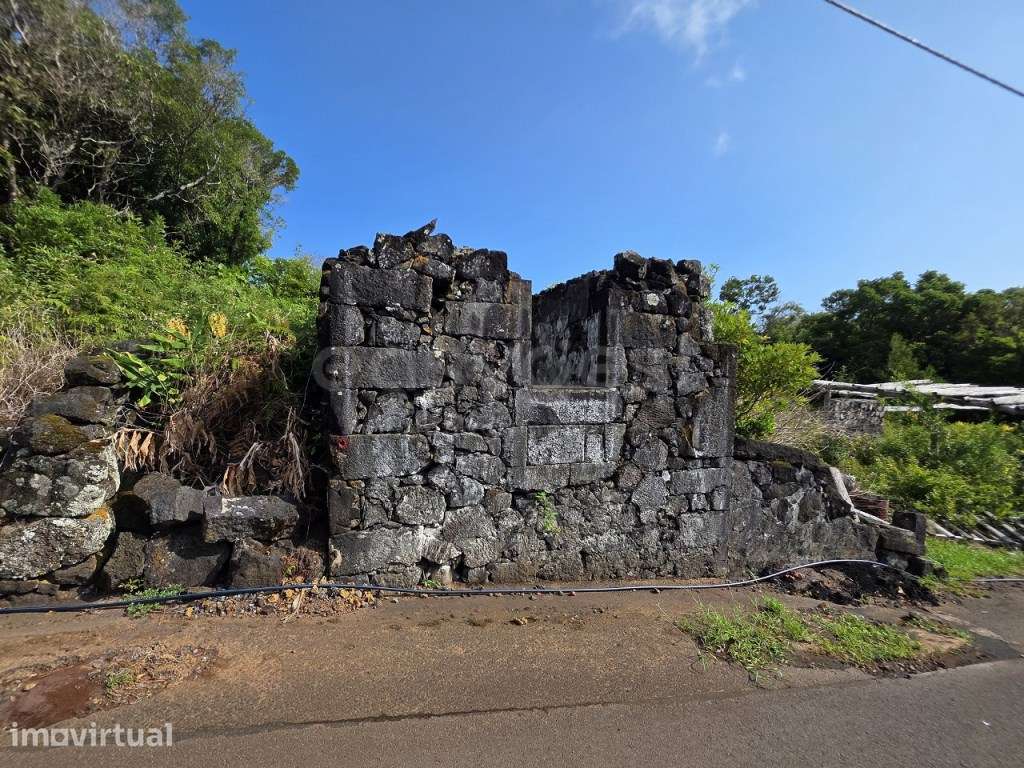 Santo António, Pico Moradia em Ruína para Reconstruir e Ampliar em ... - Grande imagem: 4/13