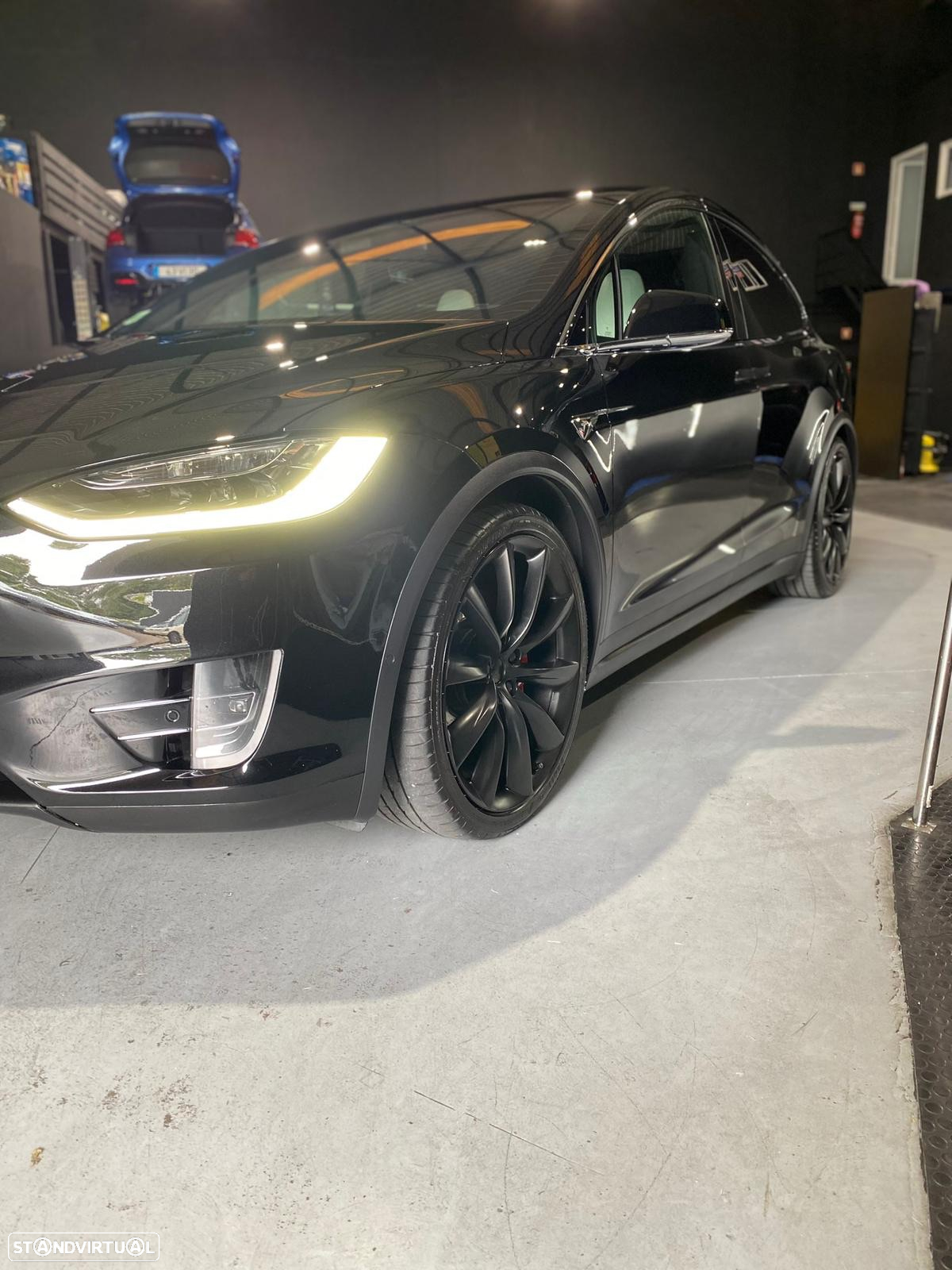 Tesla Model X 100D - 4