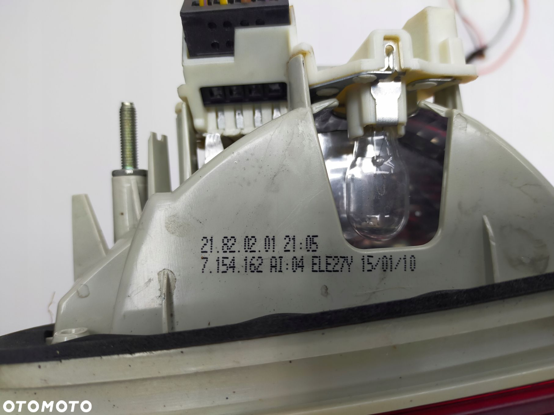 LAMPA KLAPY TYŁ PRAWA BMW 3 05-12 7154162 LED SPRAWNE - 4