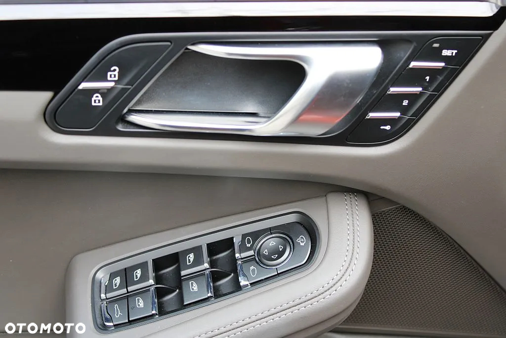 Porsche Macan PDK - 16