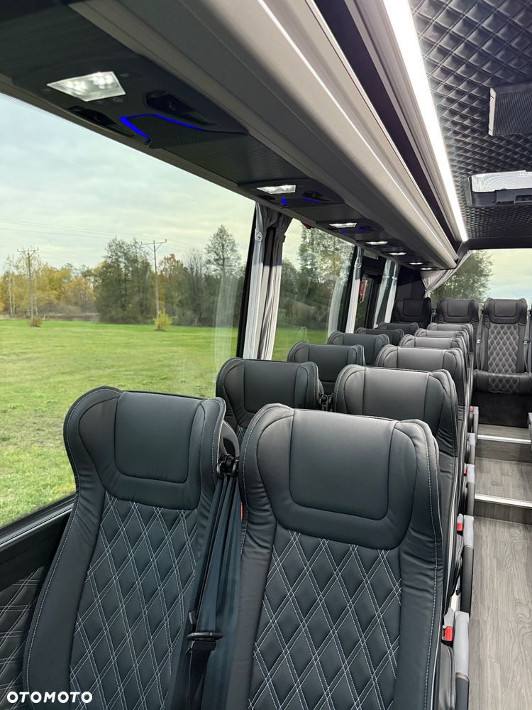 Mercedes-Benz Sprinter 519 - 32