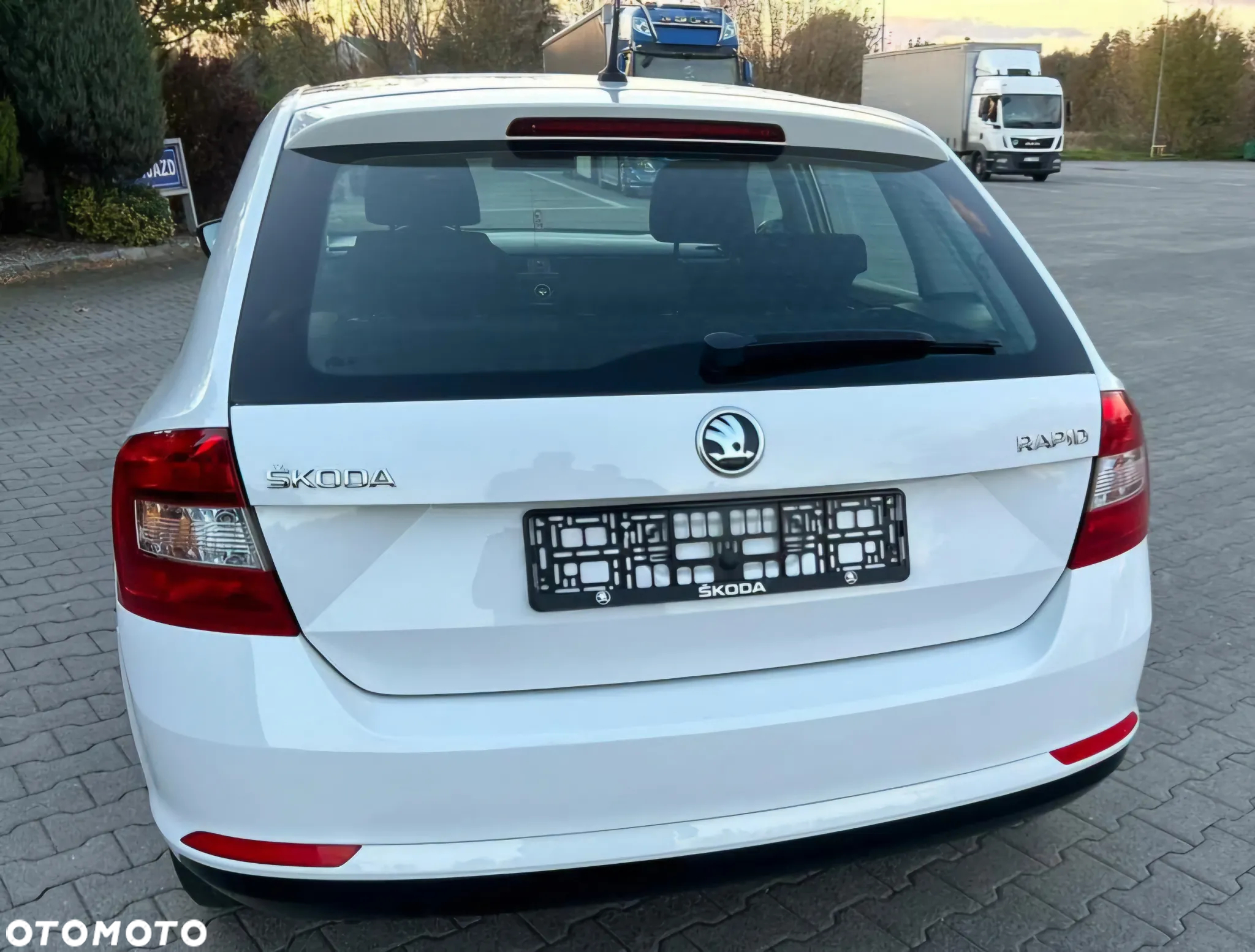 Skoda RAPID 1.2 TSI Ambition - 4