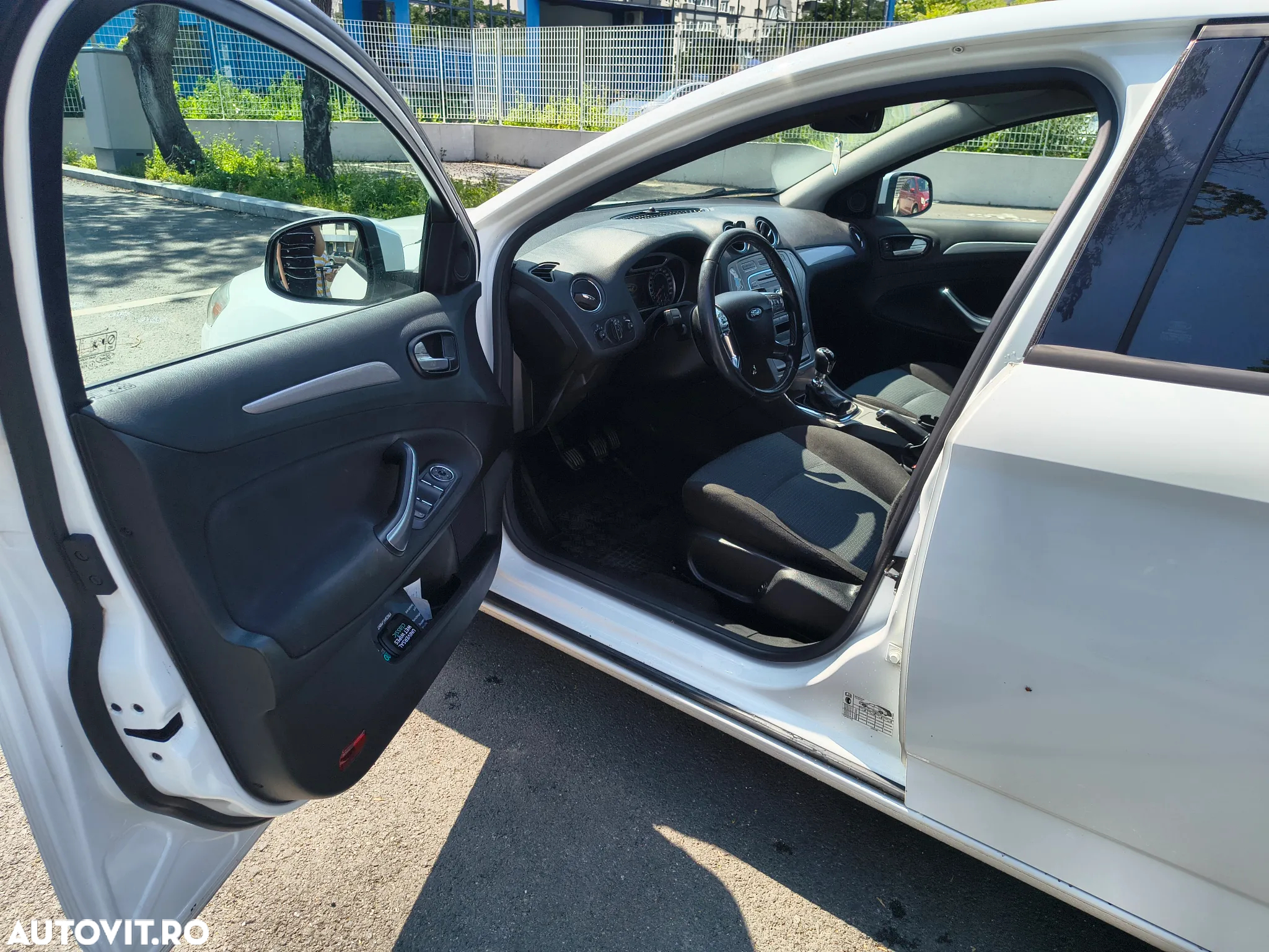Ford Mondeo 1.8 TDCi Ambiente - 10