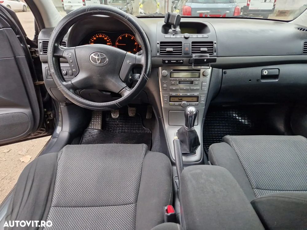 Toyota Avensis 2.0 D4D Sdn. Terra - 8