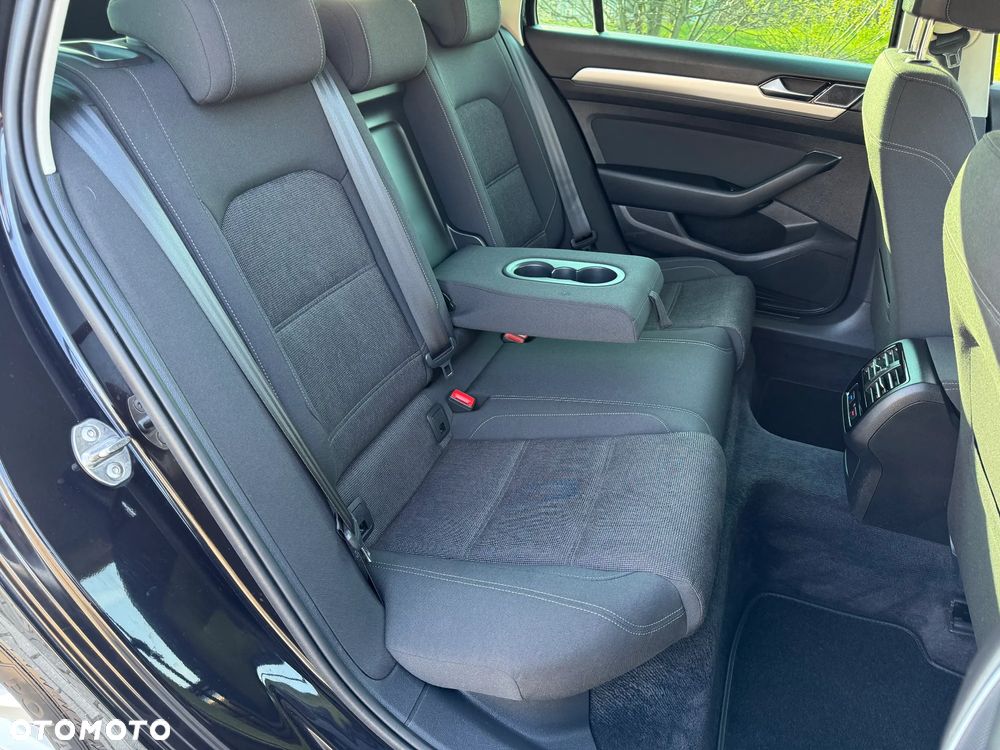 Volkswagen Passat 2.0 TDI SCR DSG Highline - 12