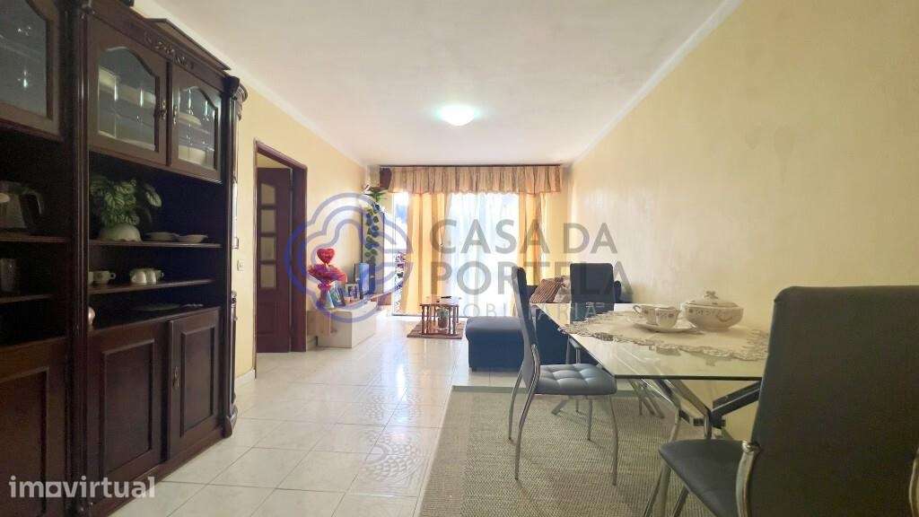 Apartamento de três quartos com espaço, conforto e excelente acessibil