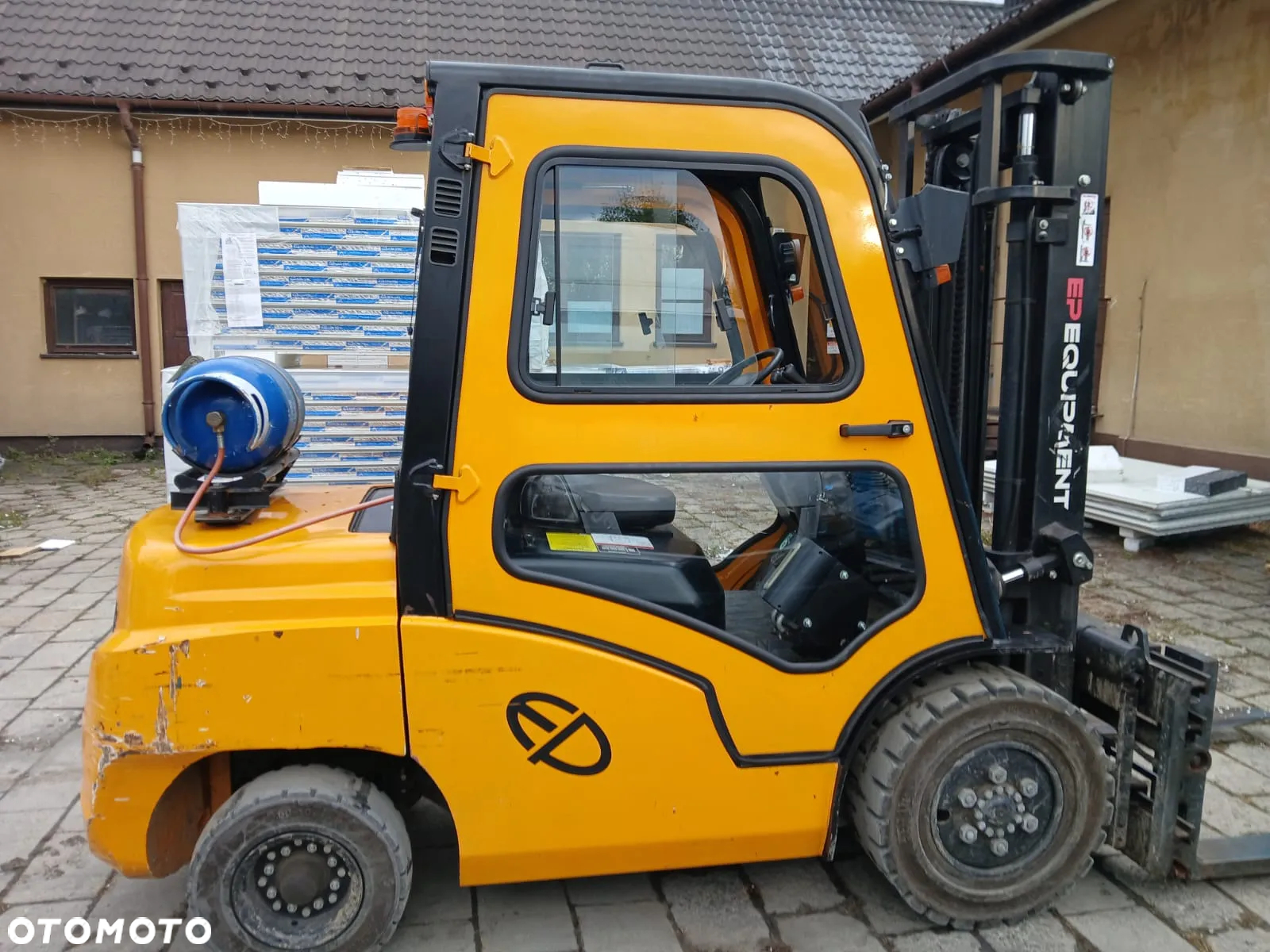Inny Blachdeker Nissan FG 35 - 2