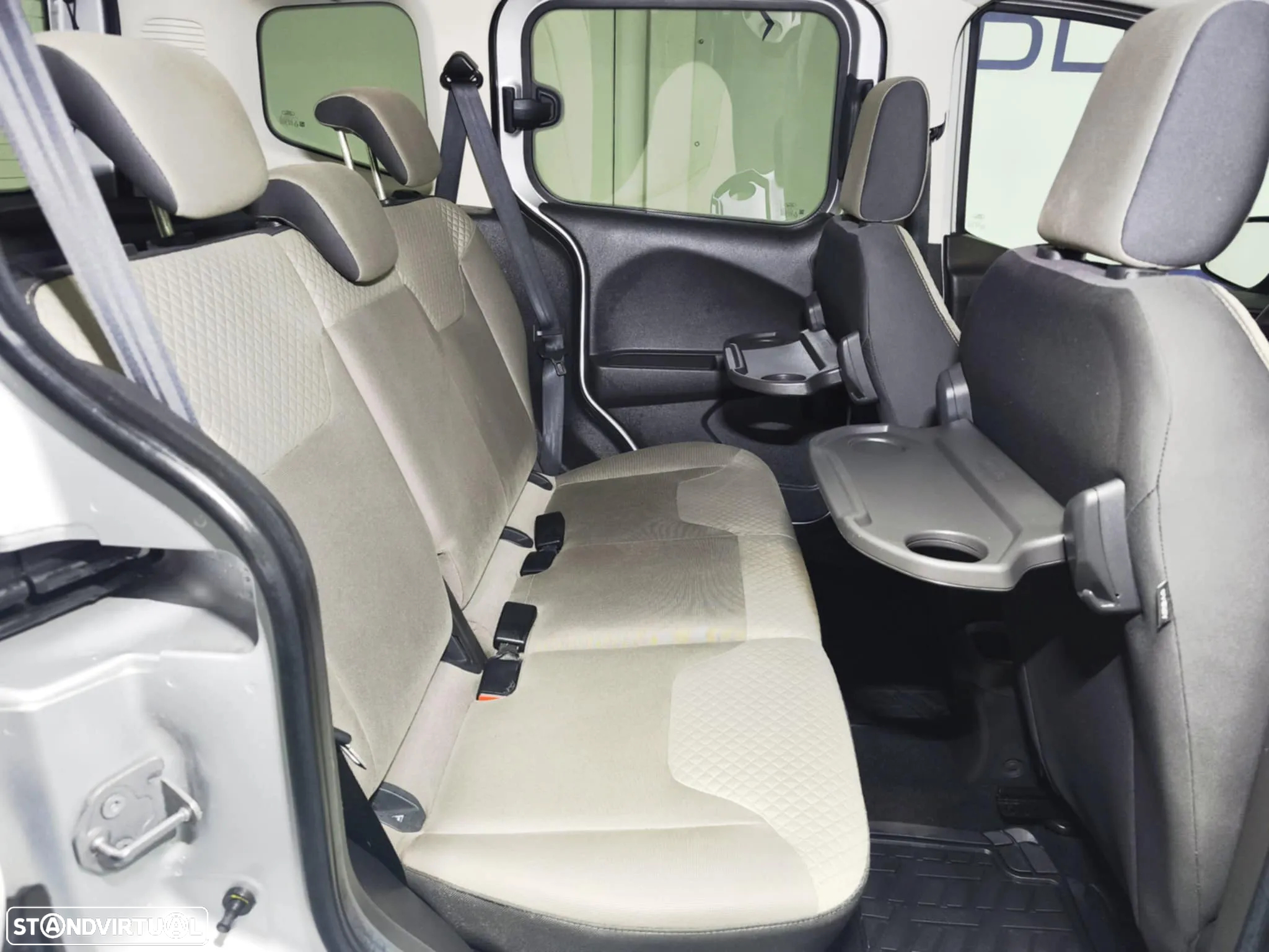 Ford Tourneo Courier 1.0 EcoBoost Titanium - 17