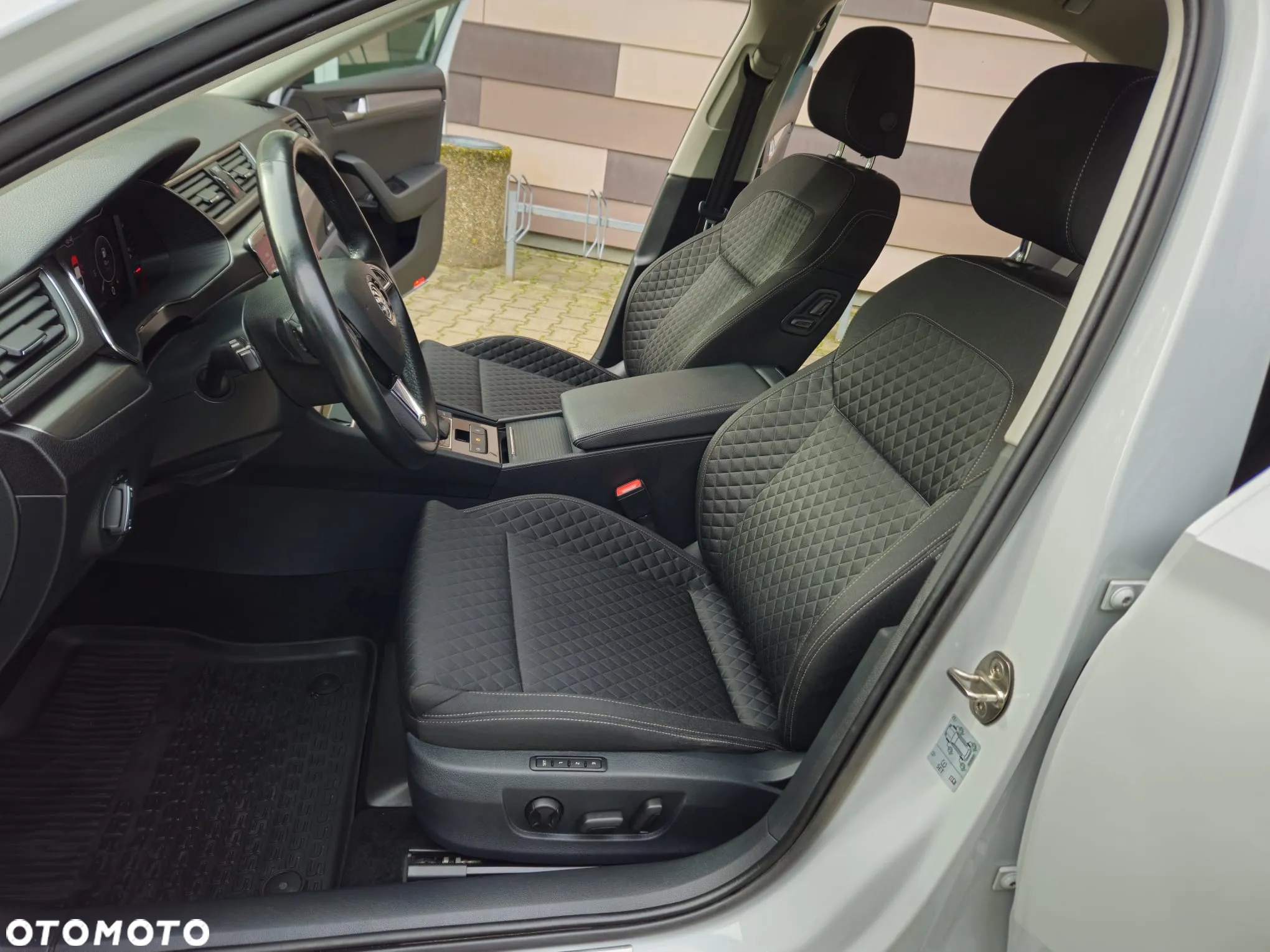 Skoda Superb 2.0 TDI 4x4 Style DSG - 21