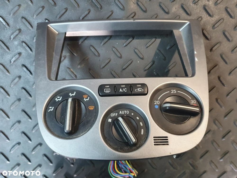 Panel nawiewu klimatyzacji Subaru Impreza II GD WRX 03-05 EU 72311-FE051 - 1