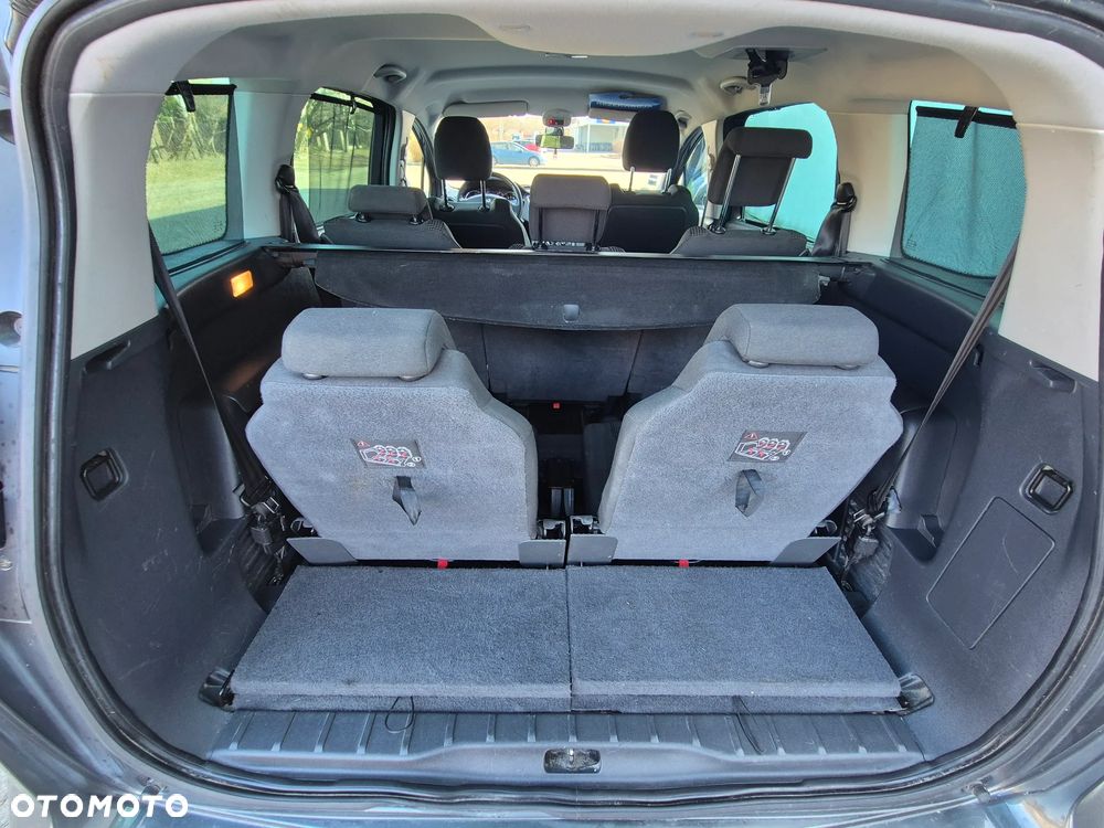 Peugeot 5008 - 19