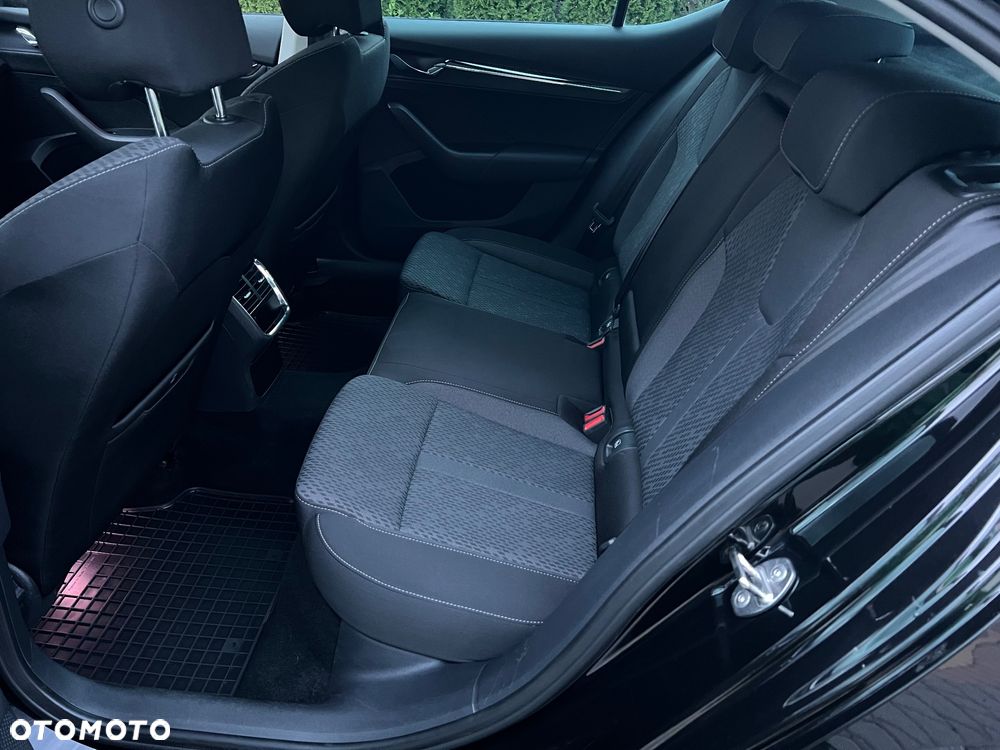 Skoda Octavia 2.0 TDI Style DSG - 17