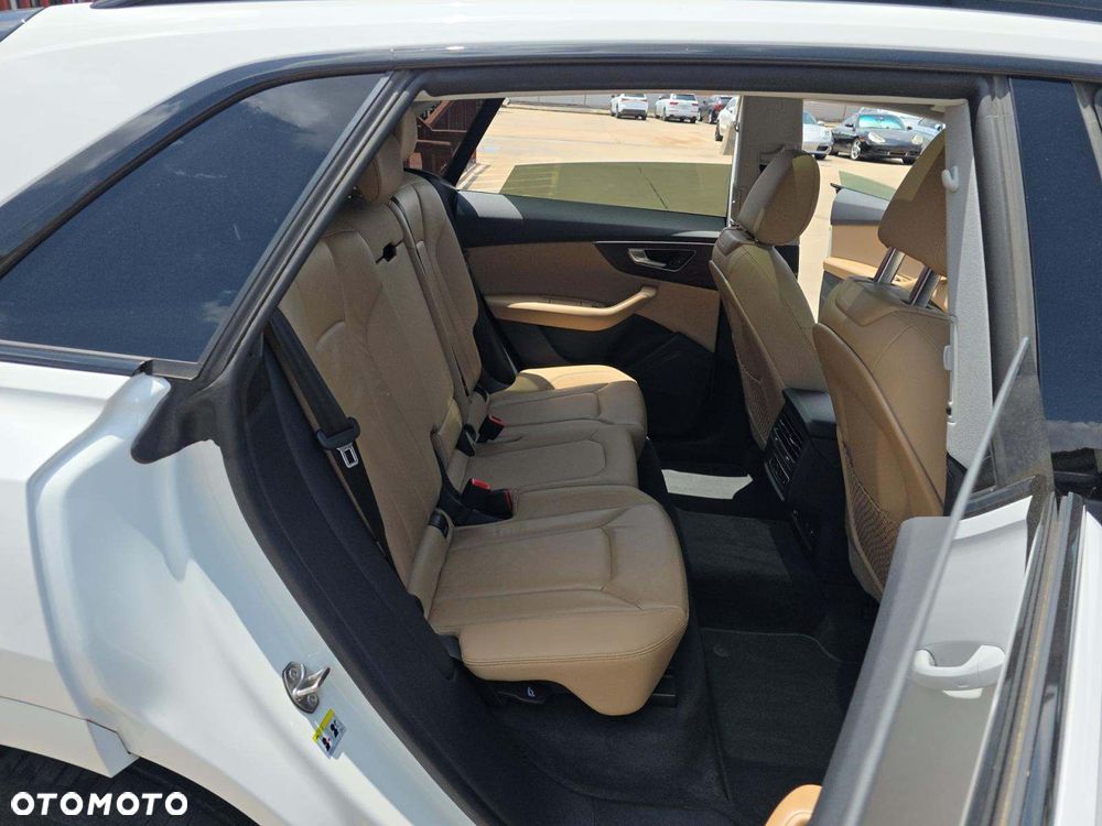 Audi Q8 55 TFSI mHEV Quattro Tiptronic - 17