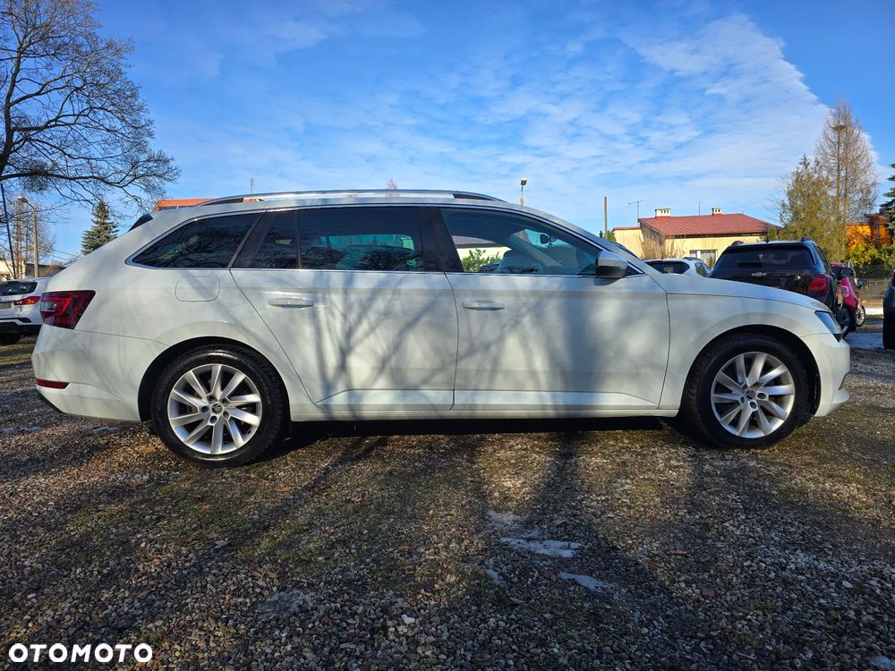 Skoda Superb 2.0 TDI DSG Ambition - 8