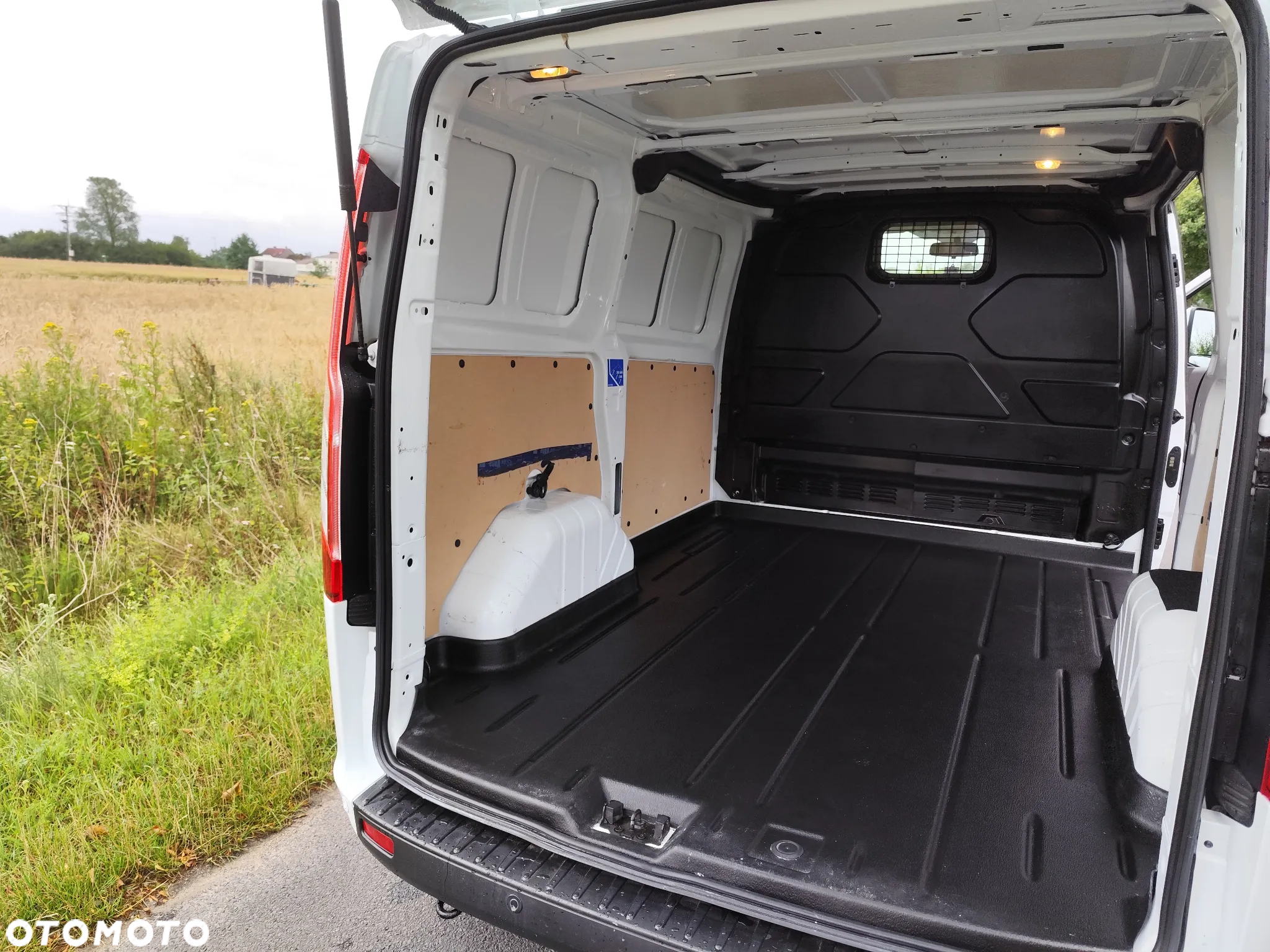 Ford Transit Custom - 13