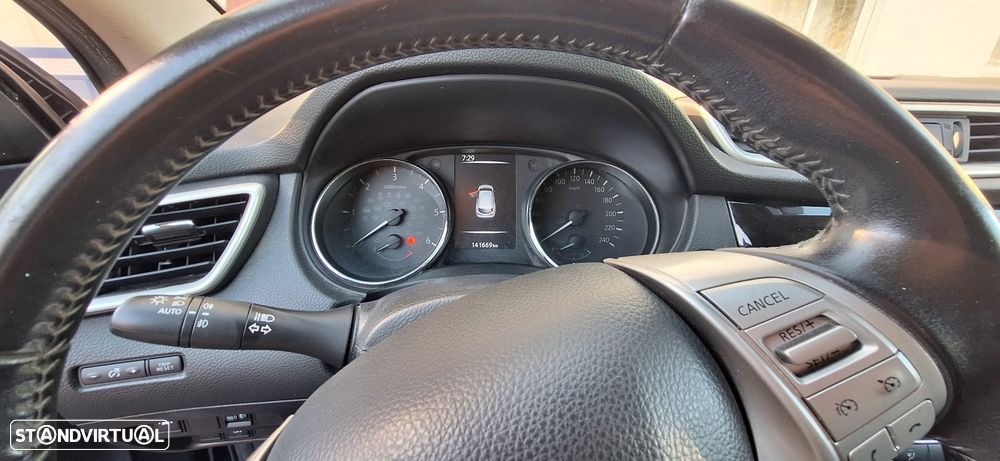 Nissan Qashqai 1.5 dCi N-Connecta - 10
