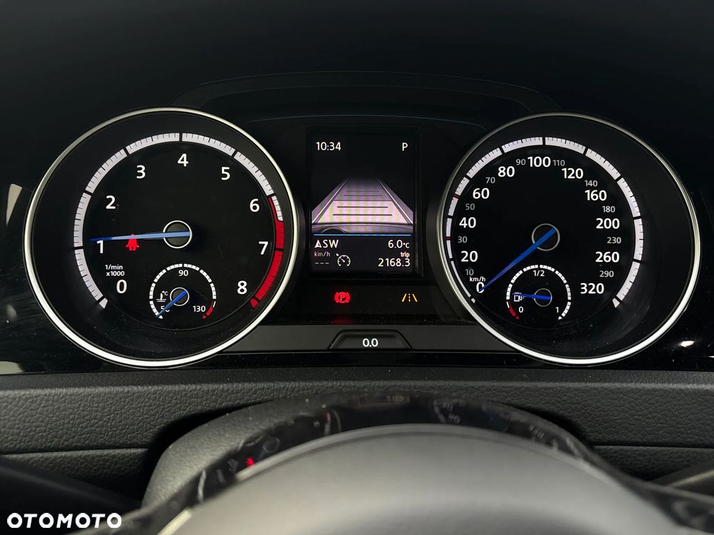 Volkswagen Golf - 2