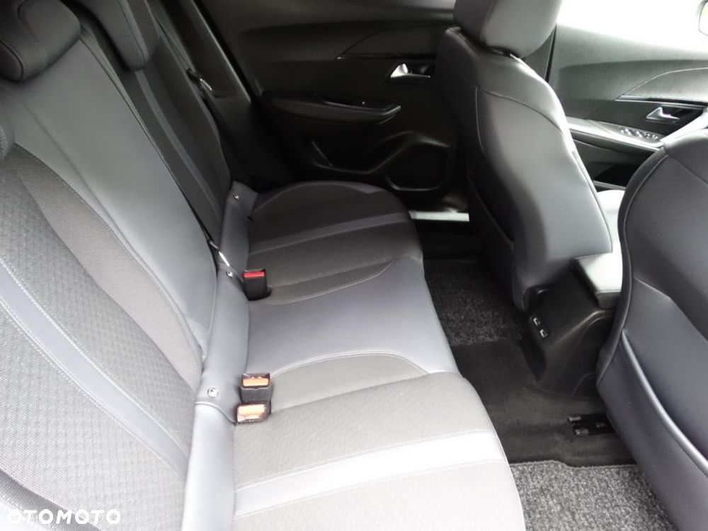 Peugeot 2008 - 12