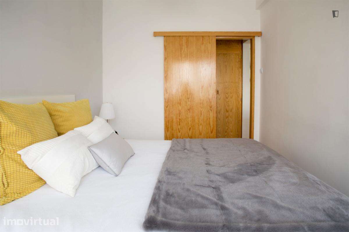 Apartamento com 1 quartos - localizado em Campo de Ourique Lisbon - Grande imagem: 3/14