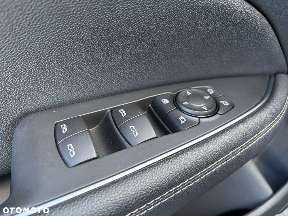Opel Insignia - 22