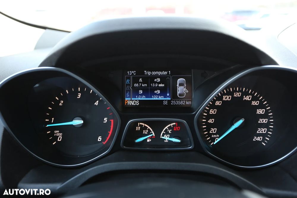 Ford Kuga 2.0 TDCi 4x4 Aut. ST-Line - 16