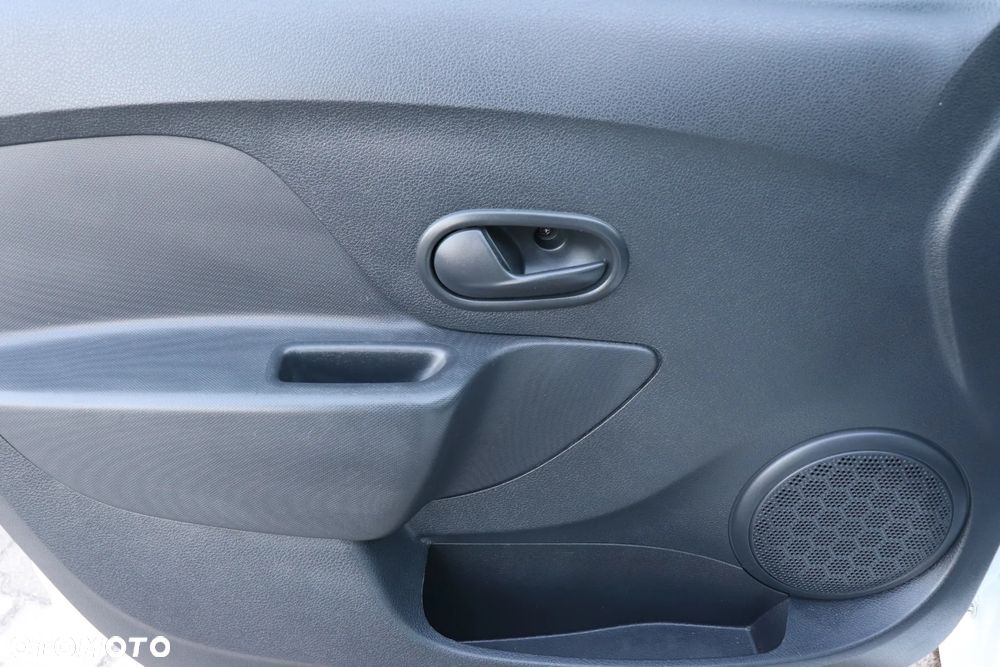 Dacia Sandero dCi 90 Laureate - 8