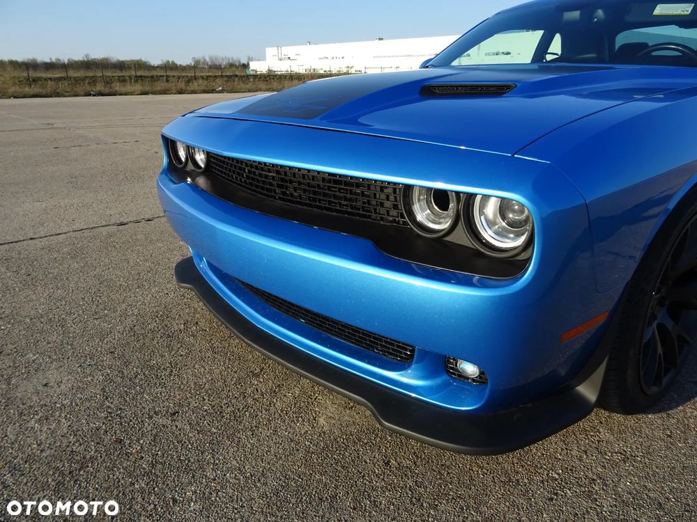 Dodge Challenger - 17