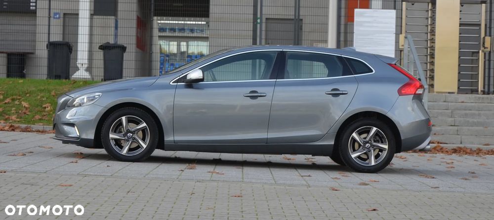 Volvo V40 D2 Drive-E R-Design Kinetic - 3