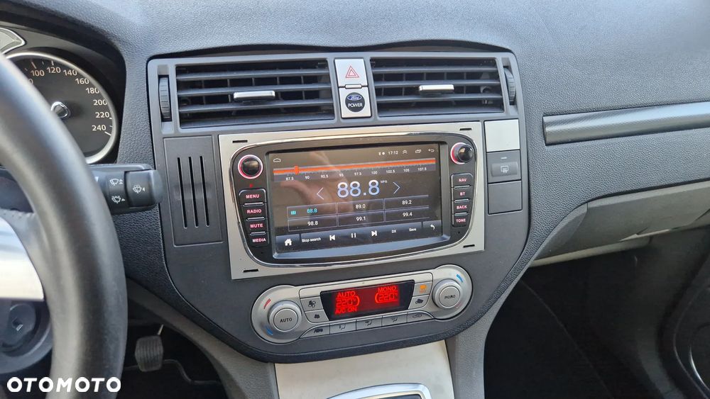 Ford Kuga 2.0 TDCi 4x4 Titanium - 16