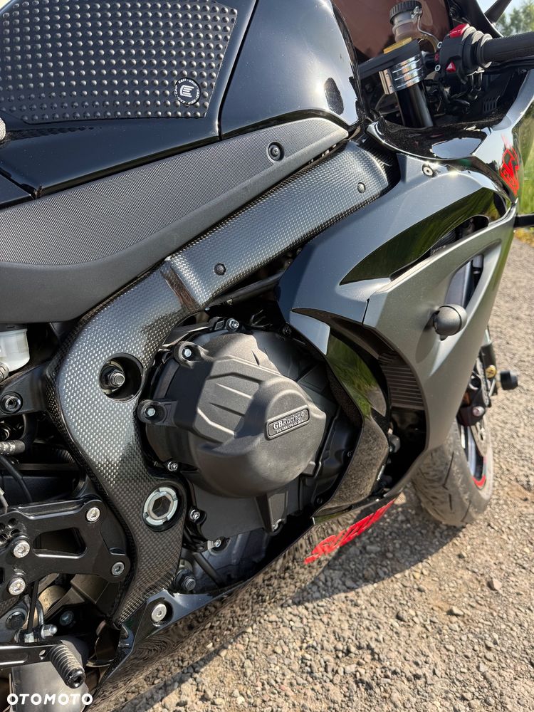 Suzuki GSX-R - 15