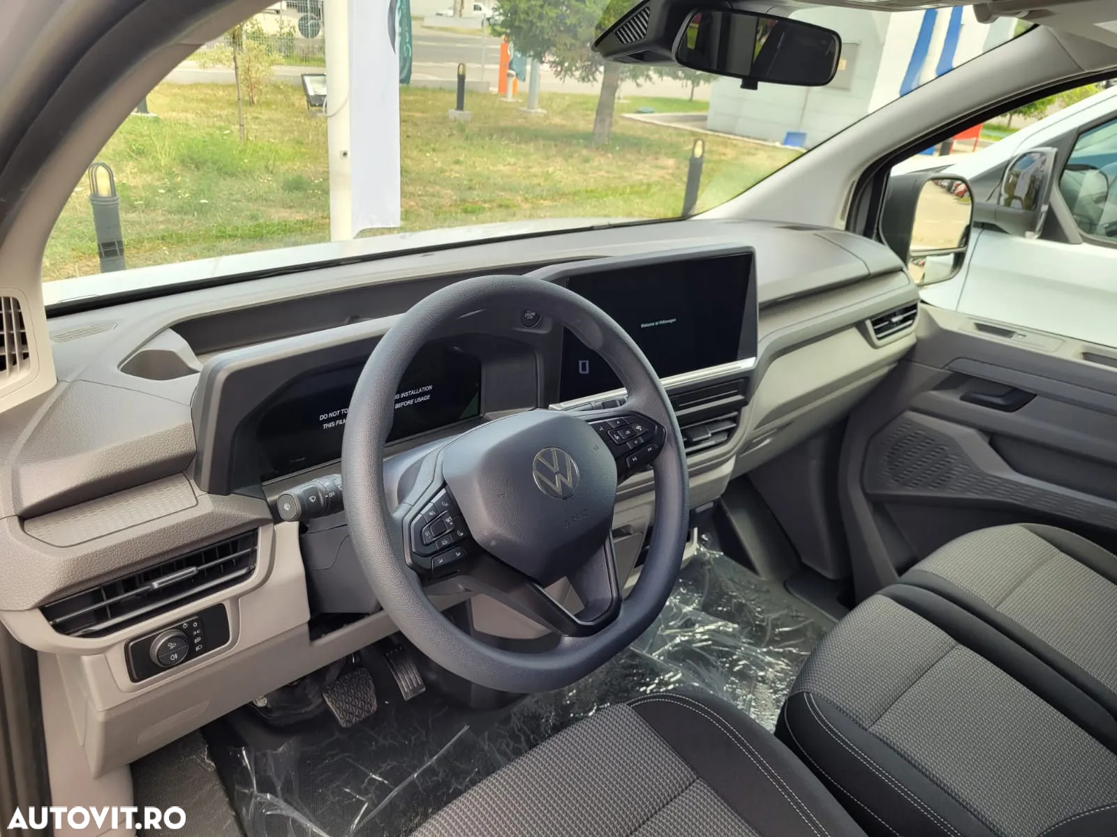 Volkswagen Caravelle - 7