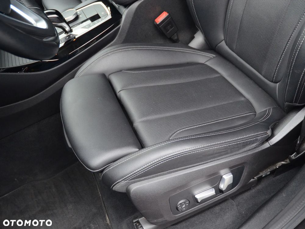 BMW X3 xDrive30e - 24