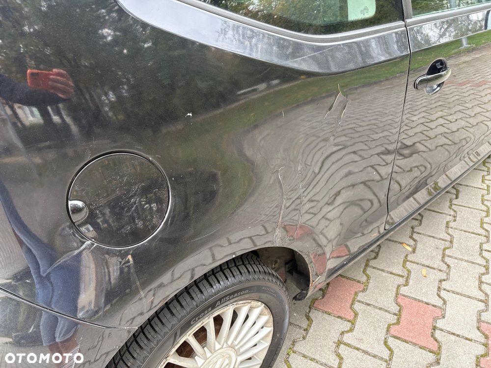 Volkswagen up! black - 17
