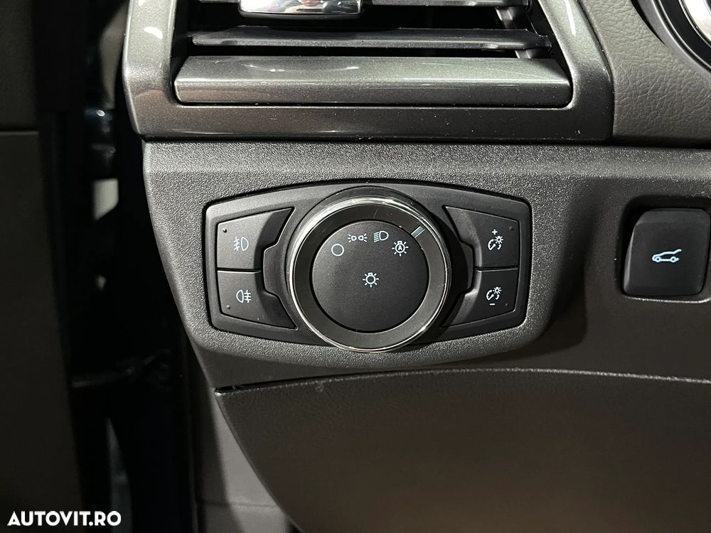 Ford Mondeo 2.0 HEV Titanium - 23