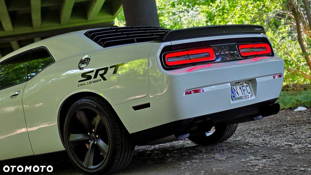 Dodge Challenger - 18
