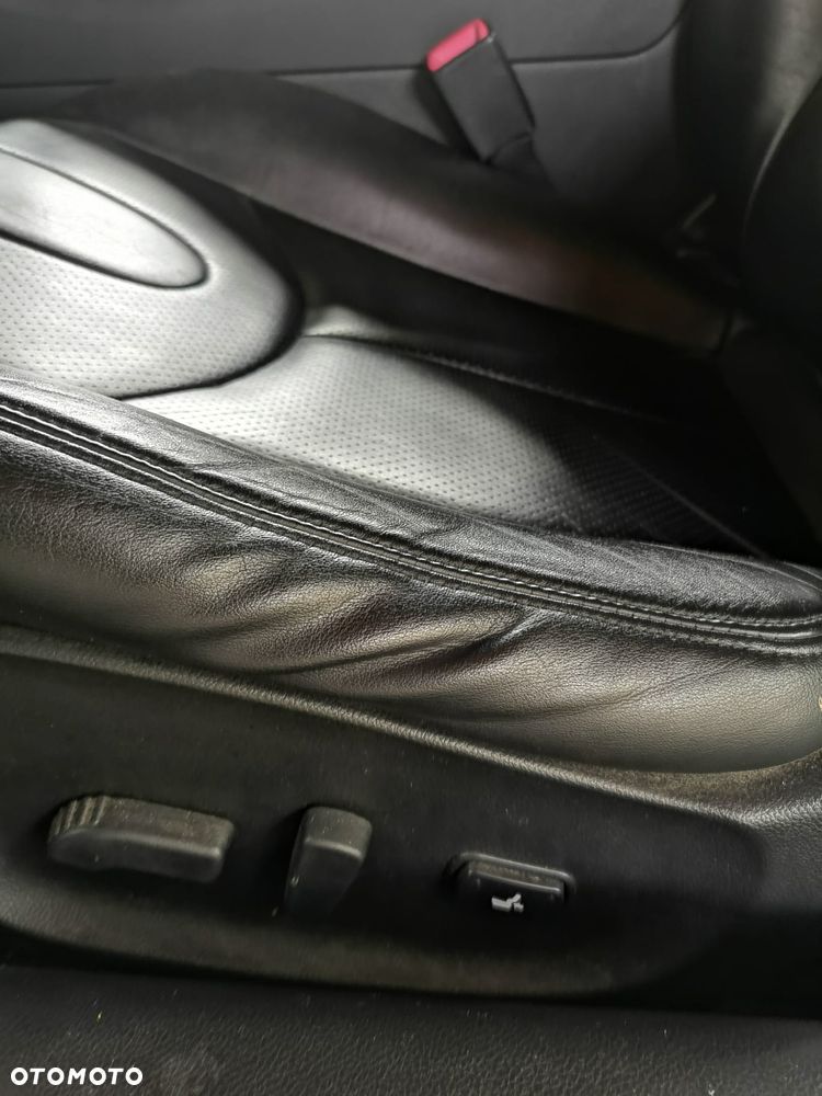 Infiniti G G37 - 16