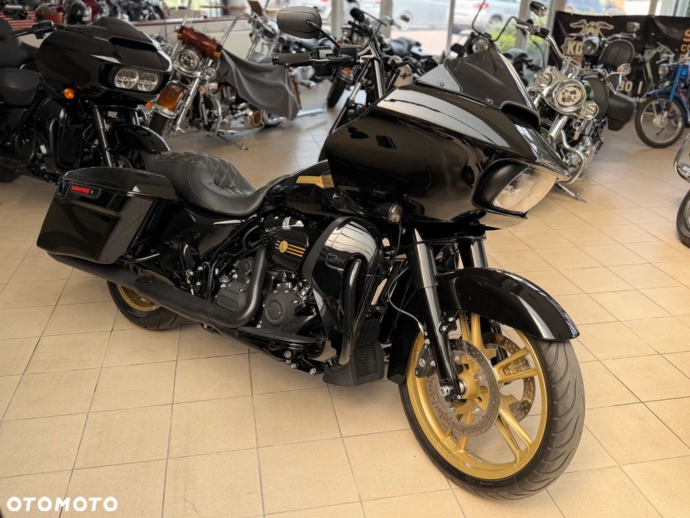 Harley-Davidson Touring Road Glide - 2