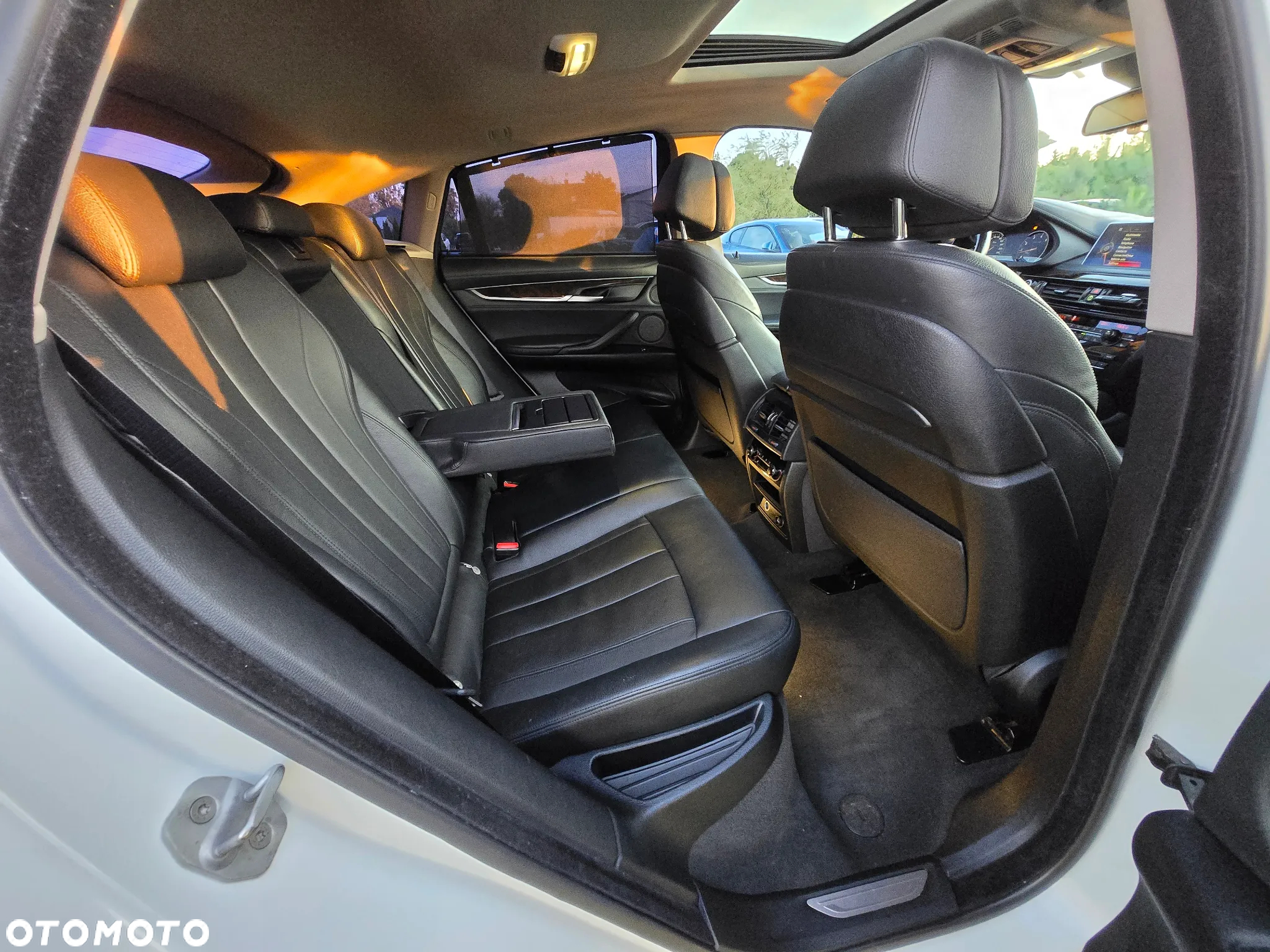 BMW X6 xDrive50i - 25
