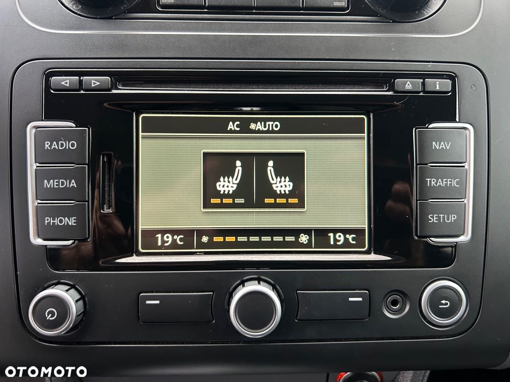 Volkswagen Touran 1.4 TSI Comfortline DSG - 19