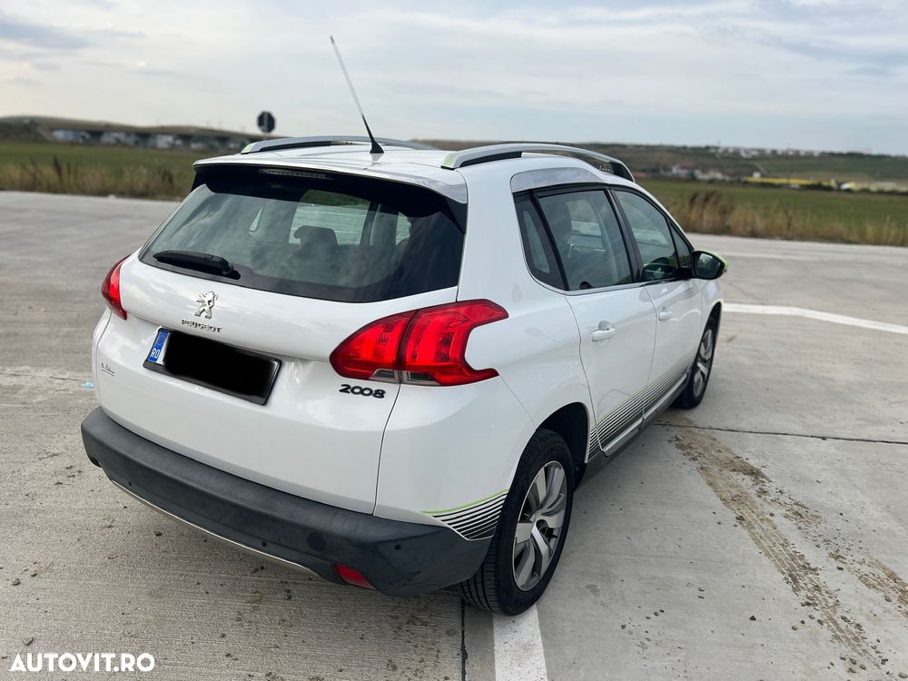 Peugeot 2008 1.2 VTi Allure - 4