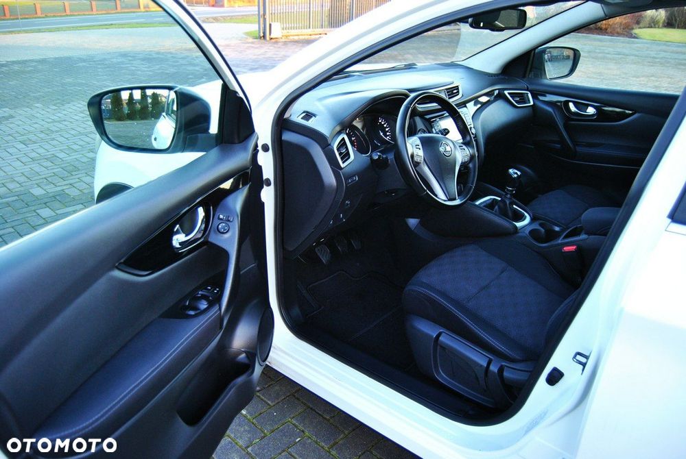 Nissan Qashqai 1.5 dCi TEKNA - 12