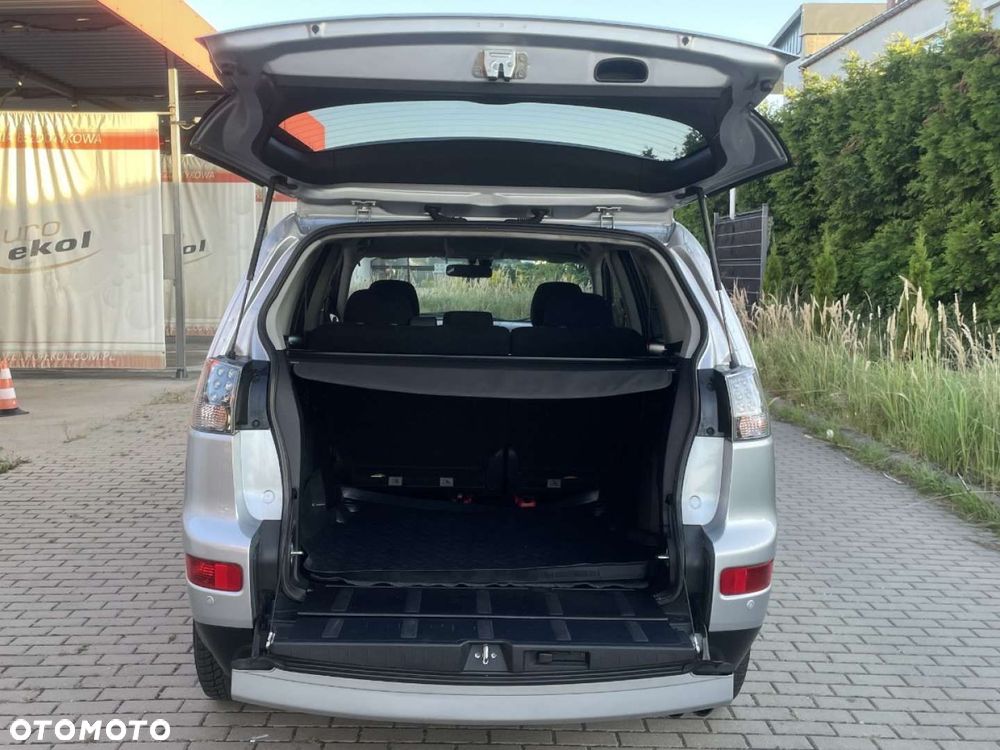 Mitsubishi Outlander - 17