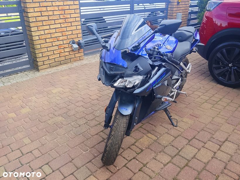 Yamaha YZF - 4