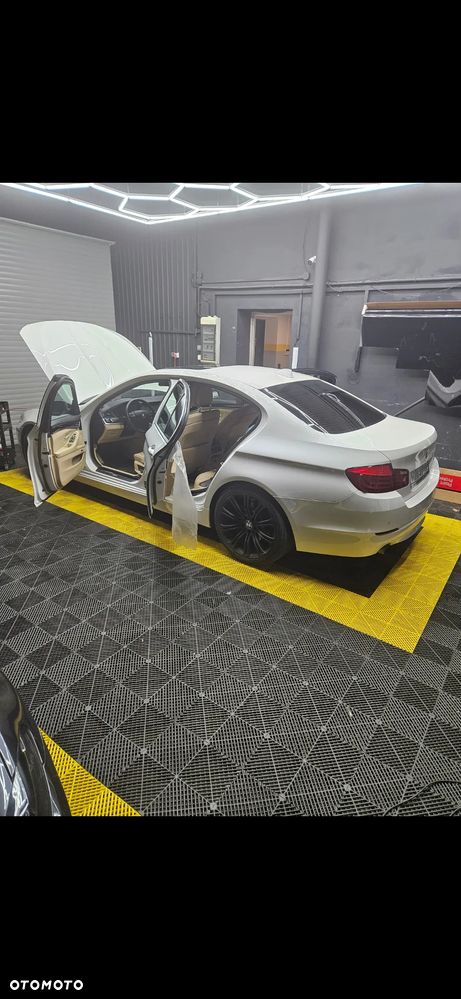 BMW Seria 5 535i Luxury Line - 4