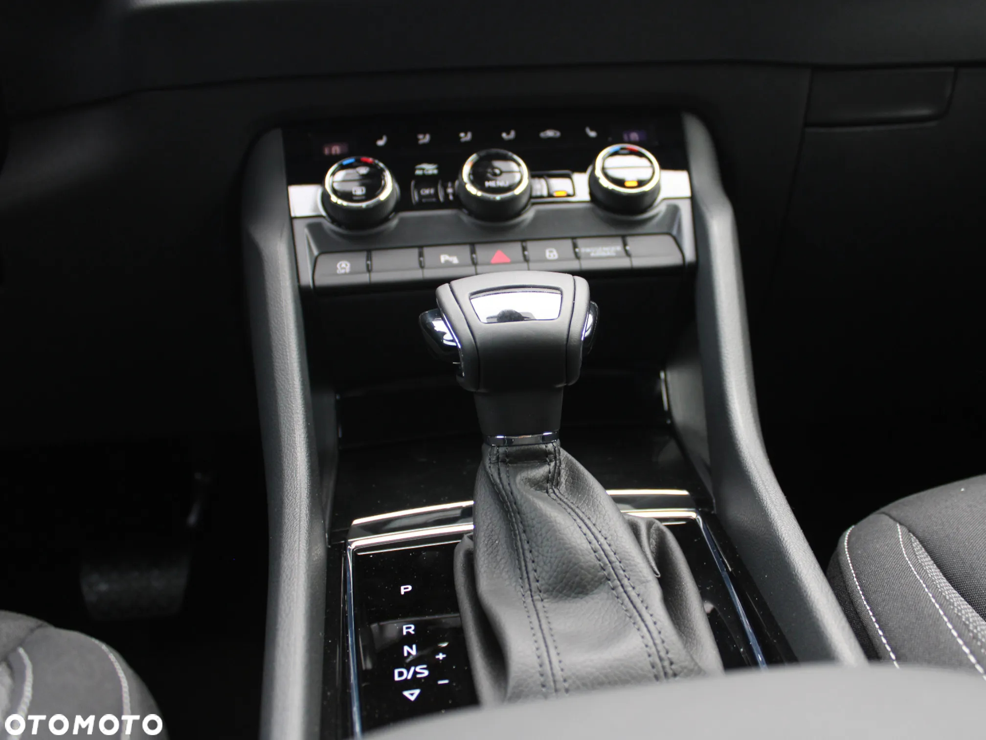Skoda Karoq 1.5 TSI ACT Selection DSG - 17