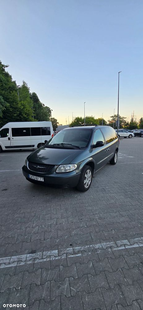 Chrysler Town & Country - 1